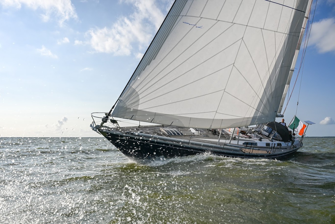 Nieuwe zeilen Swan 47 - De Vries Maritiem