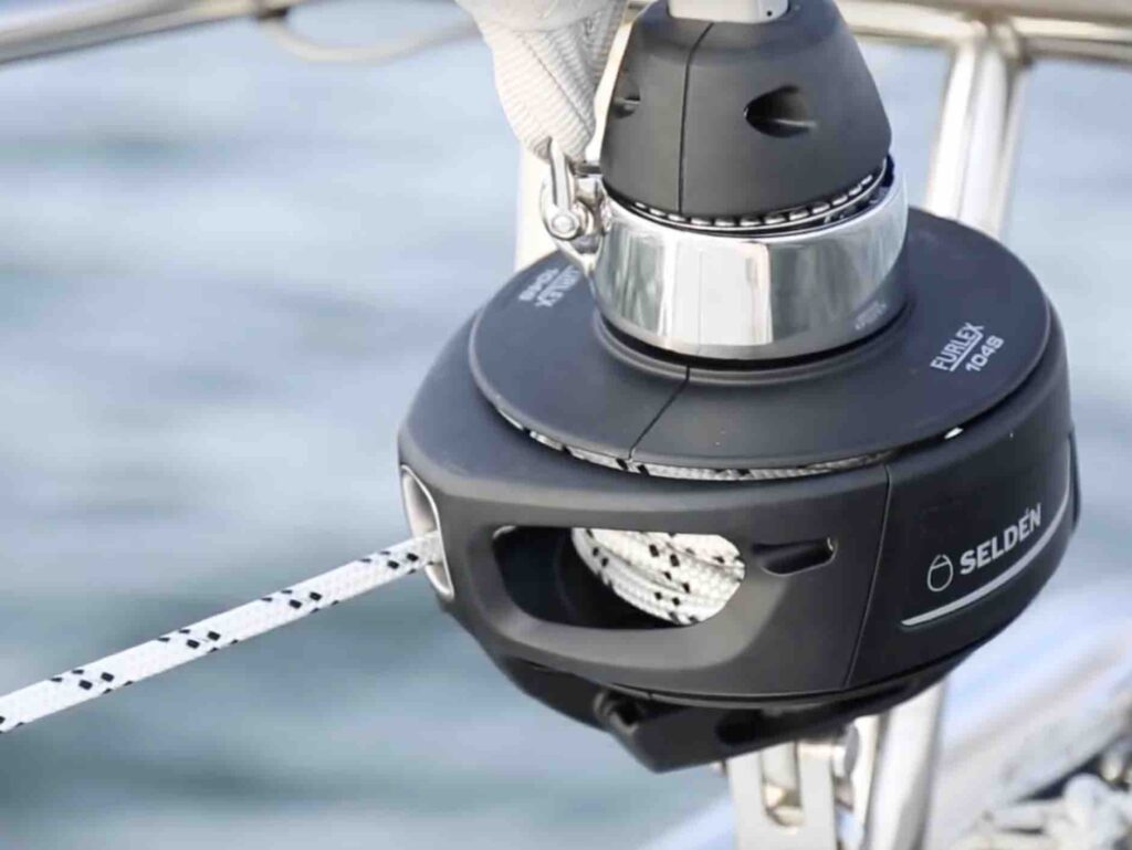 Seldén Rollerreef System