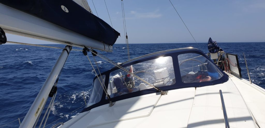 Sailboat spray hood tent tenara yarn